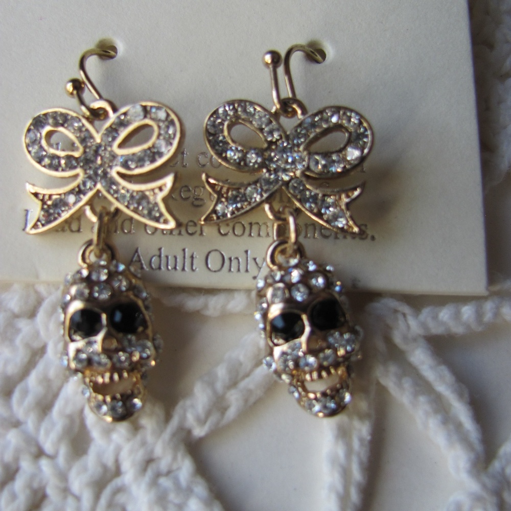 Blingy Skull & Bow Post Back Hanging Earrings Bran